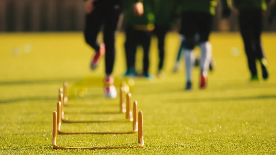 diferenças entre treinamento pré-jogo e treinamento de longo prazo