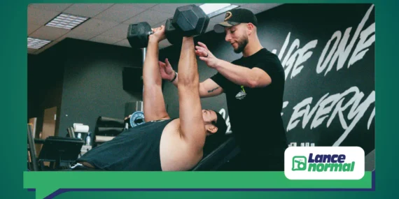 Treinos Híbridos para Quem Joga Futebol Society e Academia na Mesma Semana